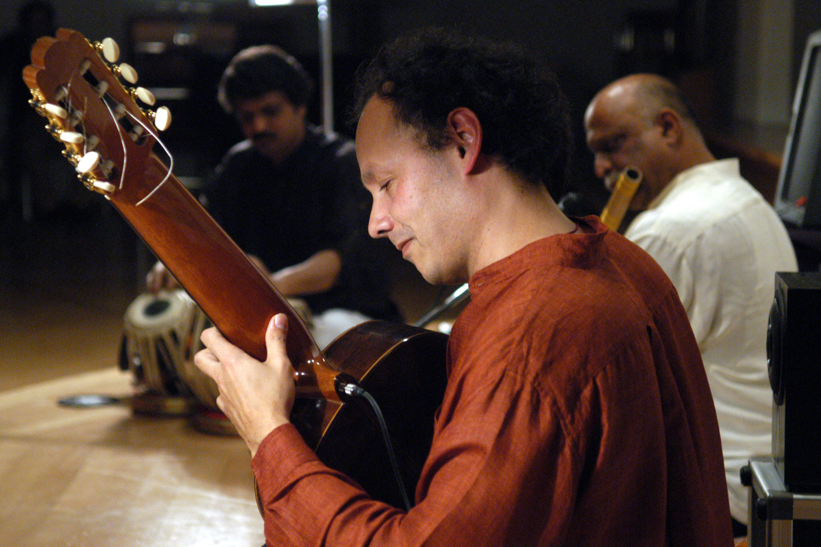 miguel playing with sujay and raghavendra